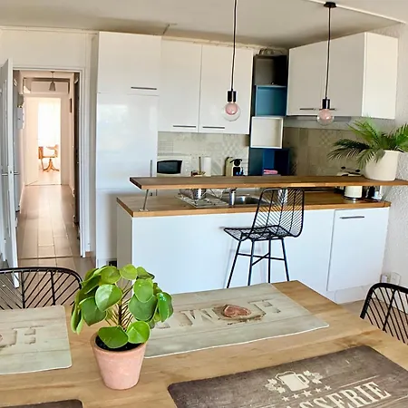 T2 Elegance Vue Διαμέρισμα